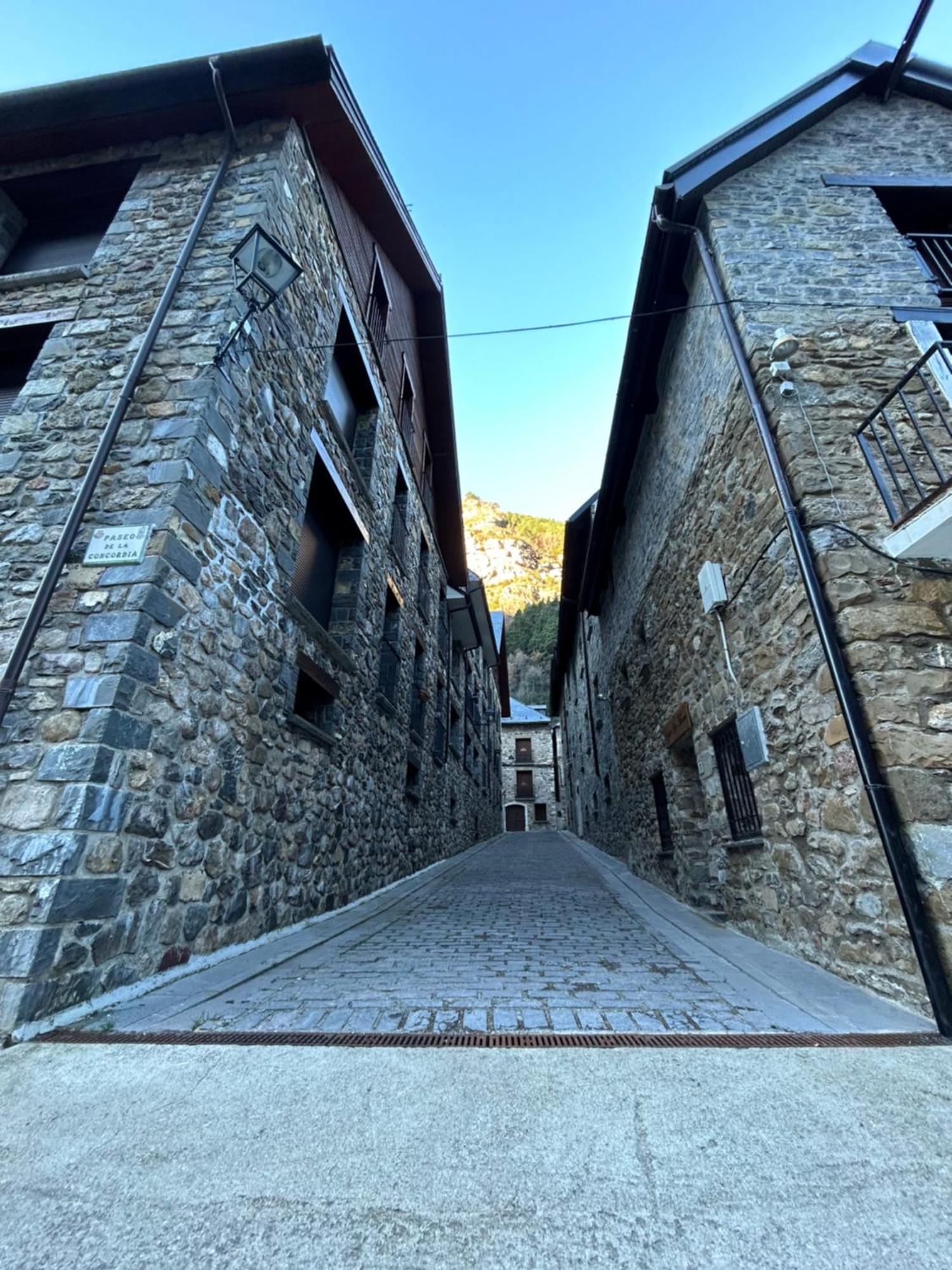 Apartahotel Canfranc Exterior photo